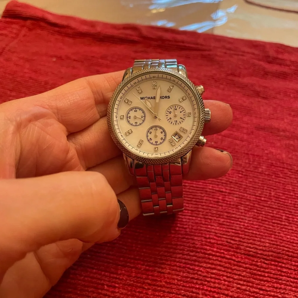 Michael Kors Stainless Steel 5020 Women's Watch - Picture 1 of 9